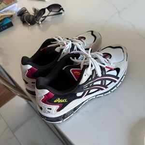 Asics White and Black Running Shoes with Pink Highlights